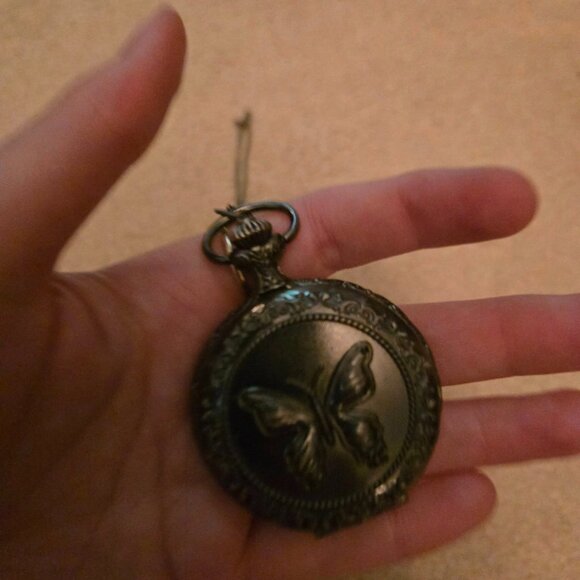 Hot Topic Y2K Silver Butterfly Pocket Watch Long Chain Necklace - Picture 6 of 6